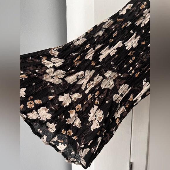 J JILL | Med | Crinkle Fabric | Floral - Picture 4 of 12